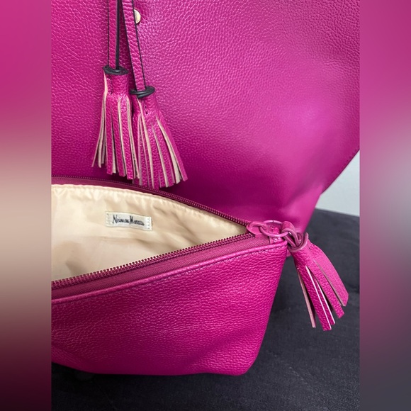 NWOT Neiman Marcus Large Magenta Tote with Matching Pouch - Picture 7 of 9